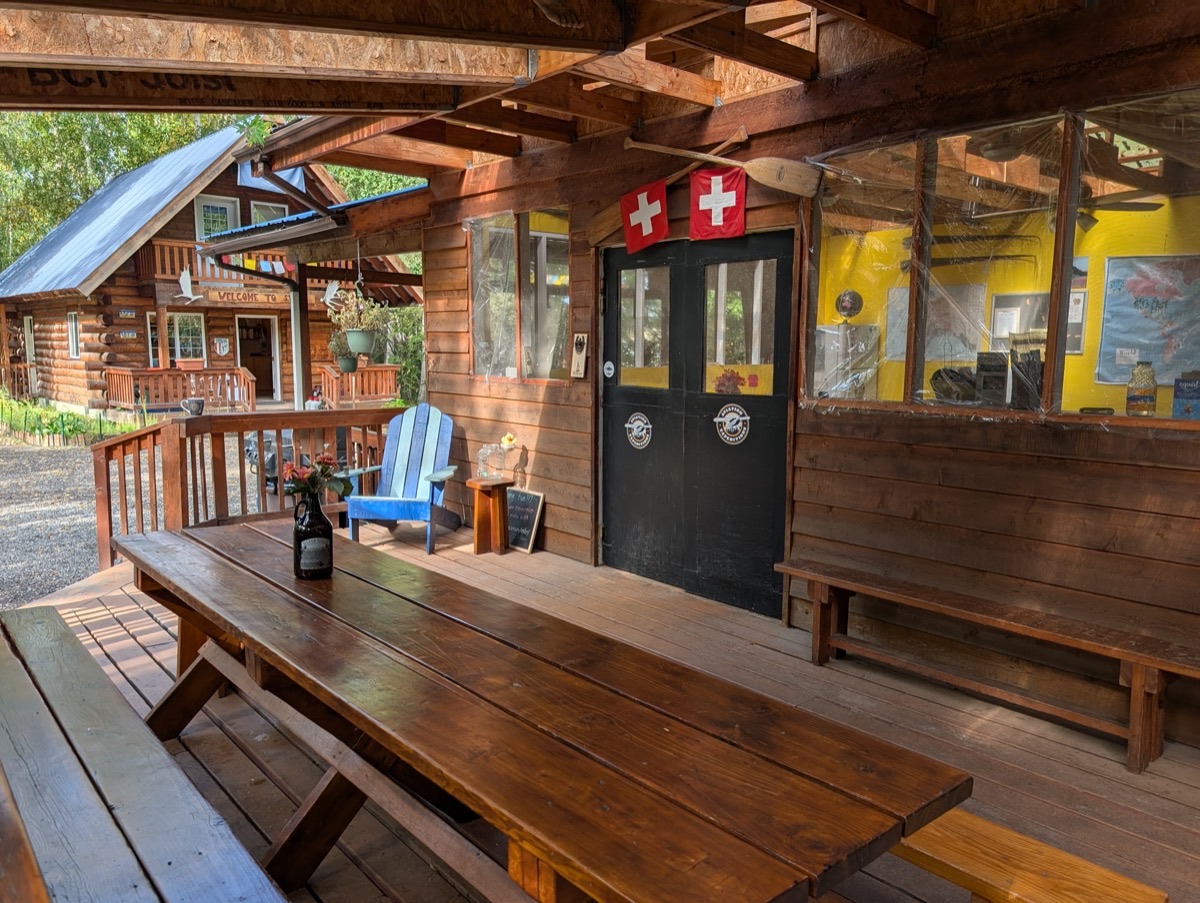 Sven's Basecamp Hostel Facilities and Grounds - Image 5